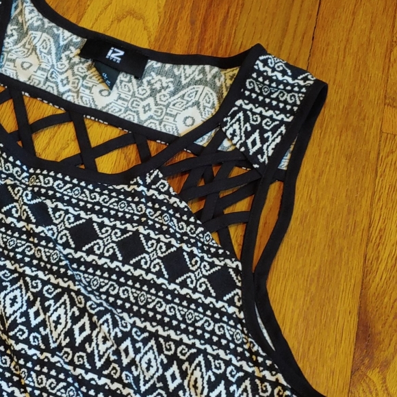 Aztec tank top - Picture 3 of 3